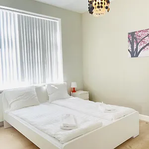  Lejlighed Aday - 2 Bedroom With Modern Kitchen And Free Parking Danmark