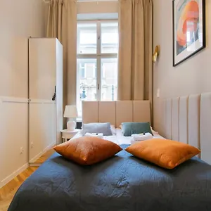 https://modern-apartment-pilsudskiego-street.krakowhotelspoland.com