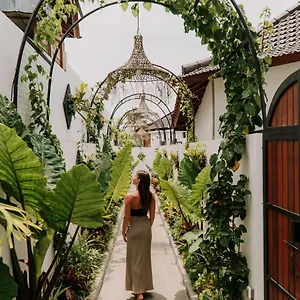 maddu-suites.ubudhotelsnow.com/